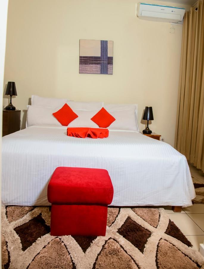 One Click Hotel คิกาลี ภายนอก รูปภาพ