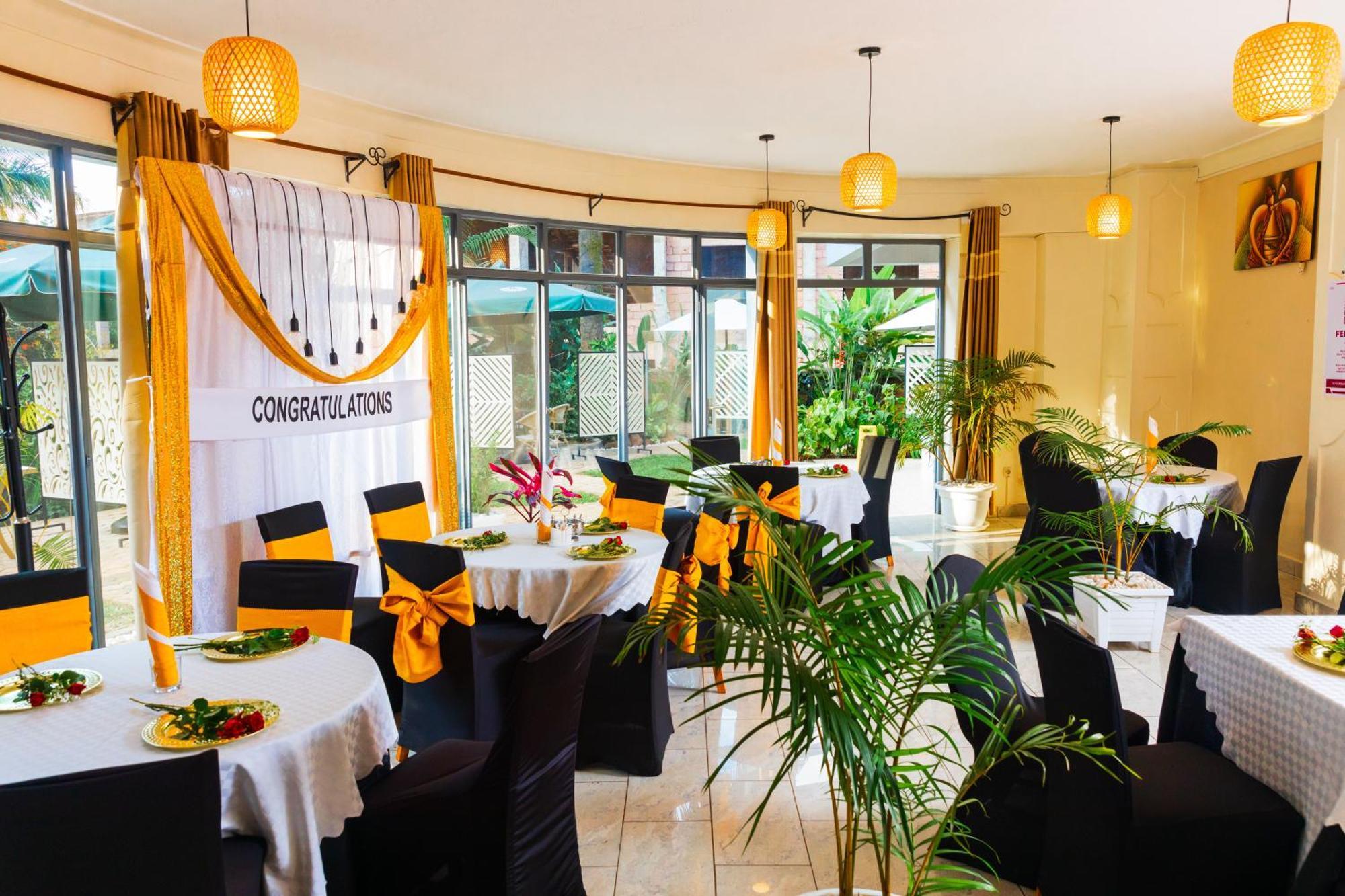 One Click Hotel คิกาลี ภายนอก รูปภาพ
