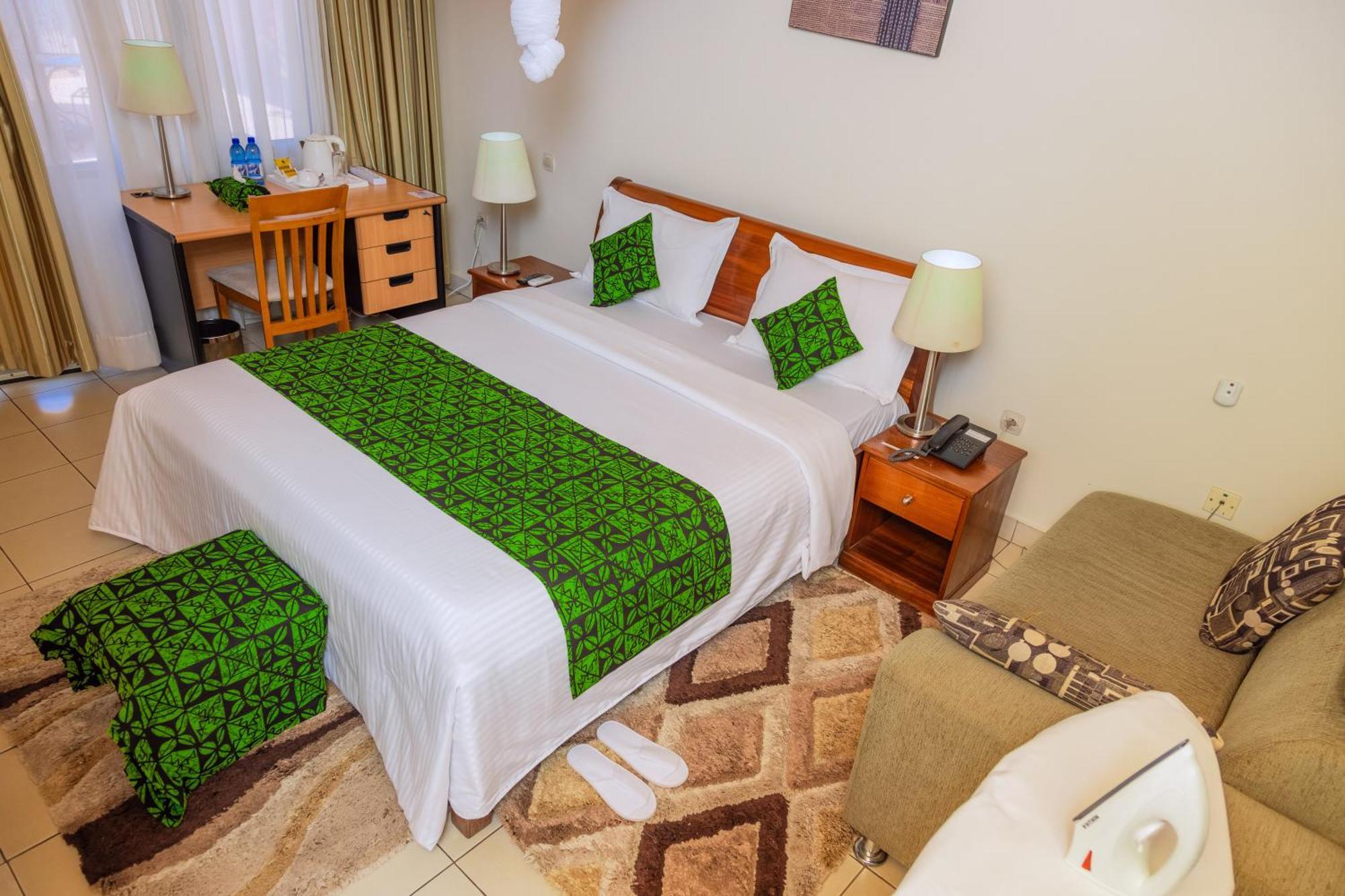 One Click Hotel คิกาลี ภายนอก รูปภาพ