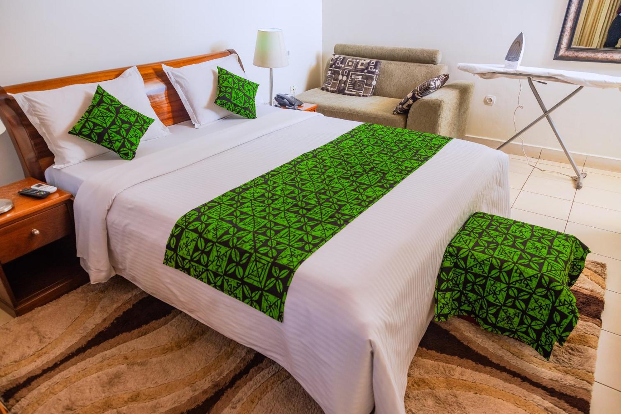 One Click Hotel คิกาลี ภายนอก รูปภาพ